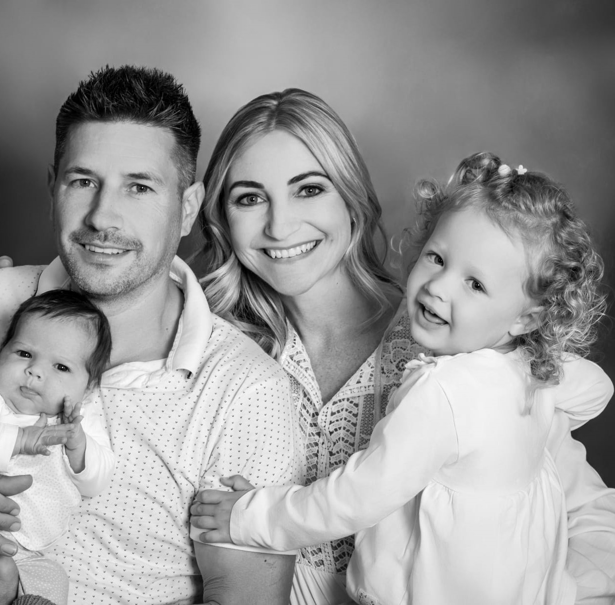 Manuel und Magdalena mit Mailin und Elin